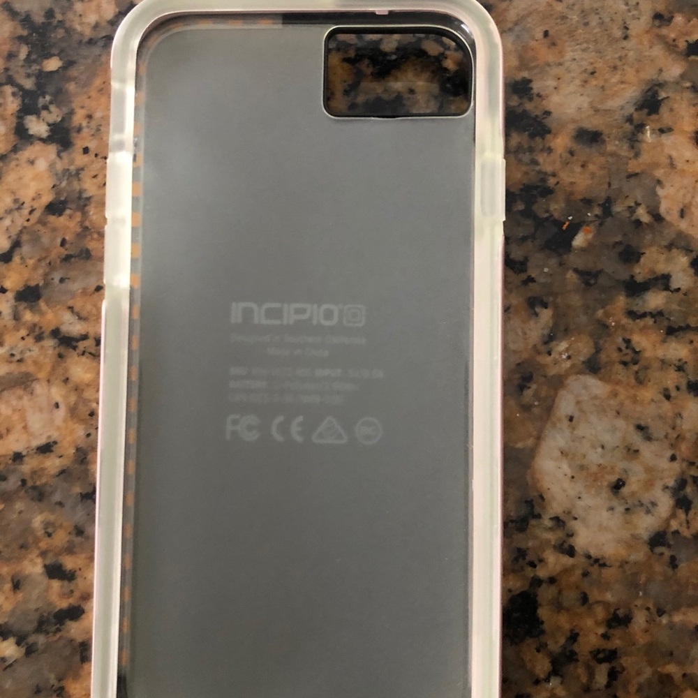 iPhone 8 case - Picture 3 of 3